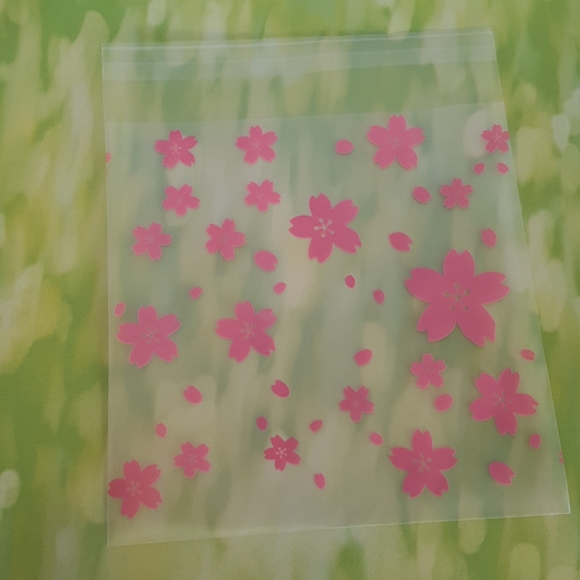 25 pcs Little Pink Flowers Clear Bags 5.5x5.5" Inches - Picture 12 of 13